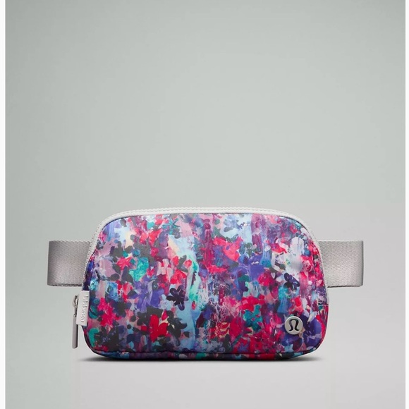 lululemon athletica Handbags - Lululemon Everywhere Belt Bag 1L Flower Glide Multi/Vapor